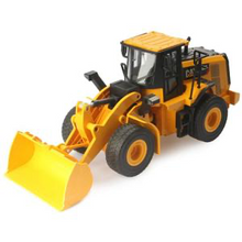 Diecast Masters 1/24 CAT 950M R/C Wheel Loader