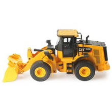 Diecast Masters 1/24 CAT 950M R/C Wheel Loader